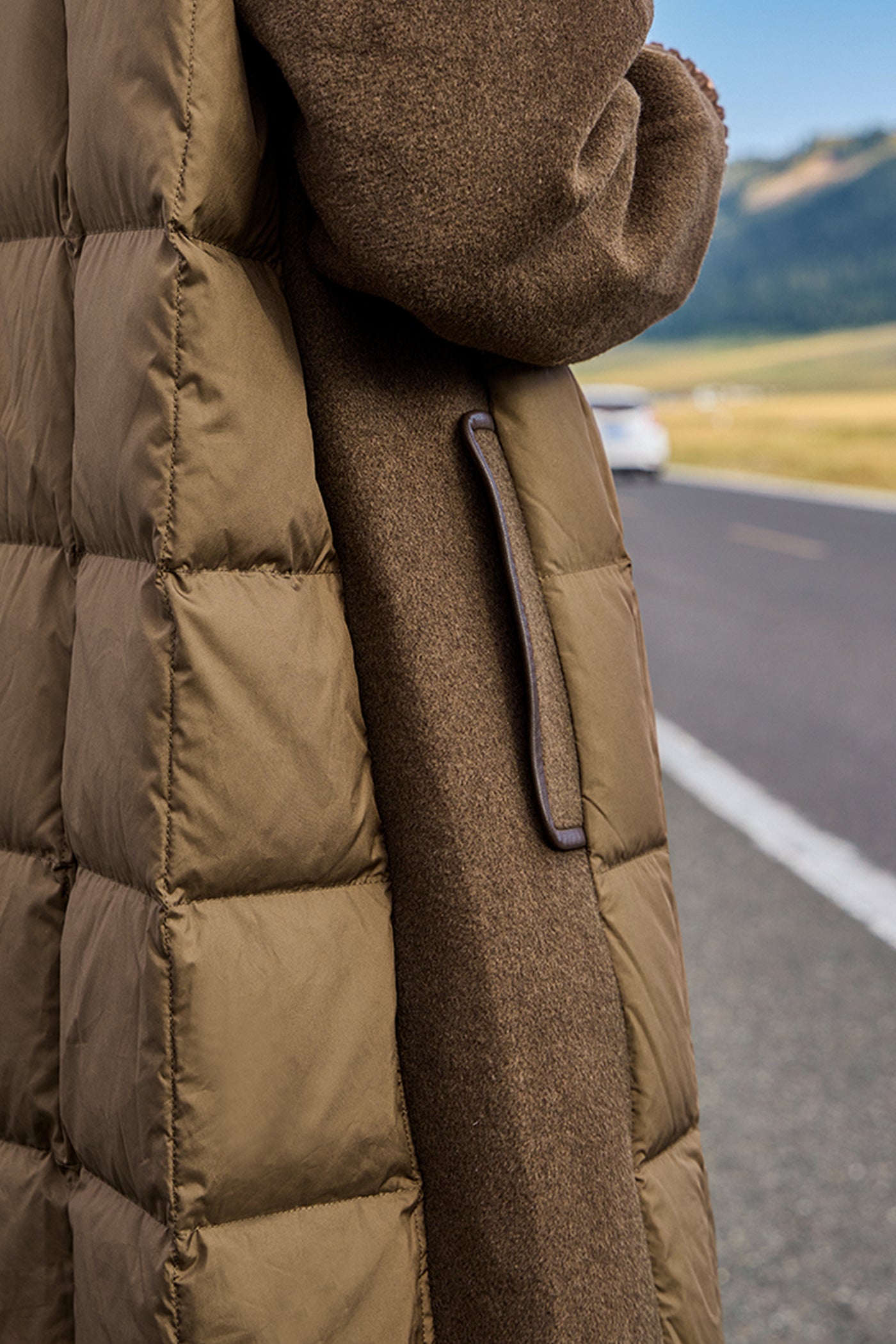 KAMILAN Two-Tone Hooded Down Coat
