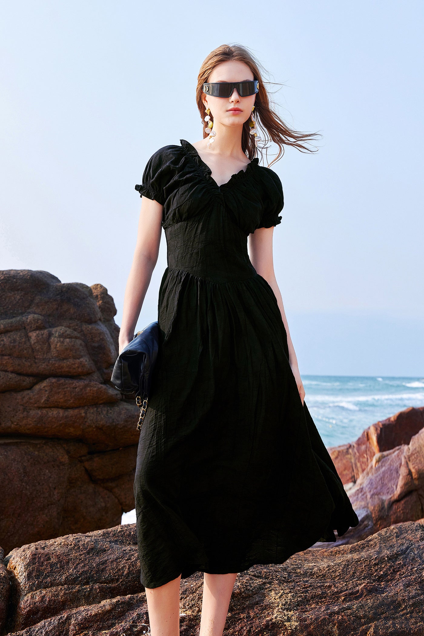 KAMILAN Slim-Fit Black Puff Sleeve Dress