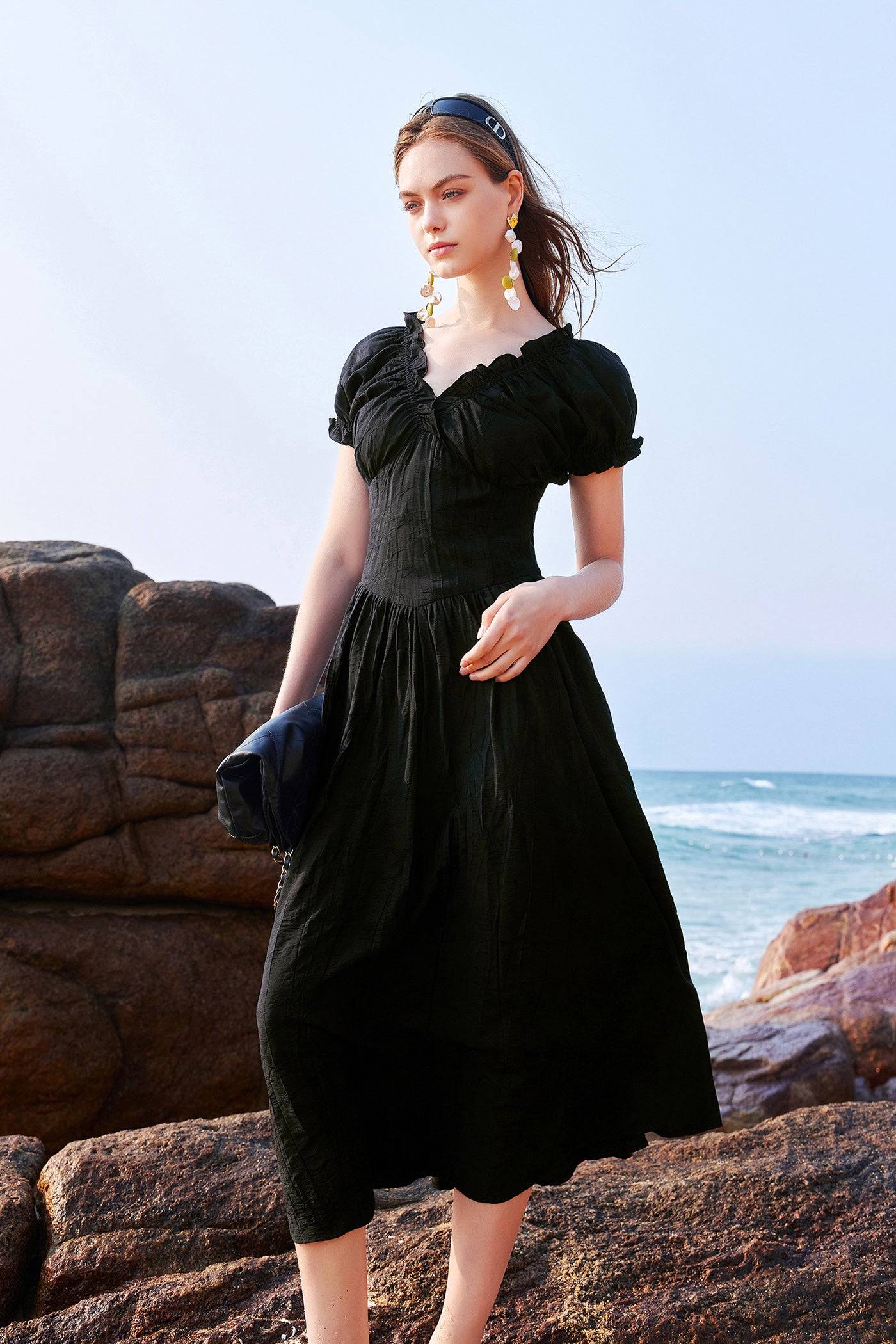 KAMILAN Slim-Fit Black Puff Sleeve Dress