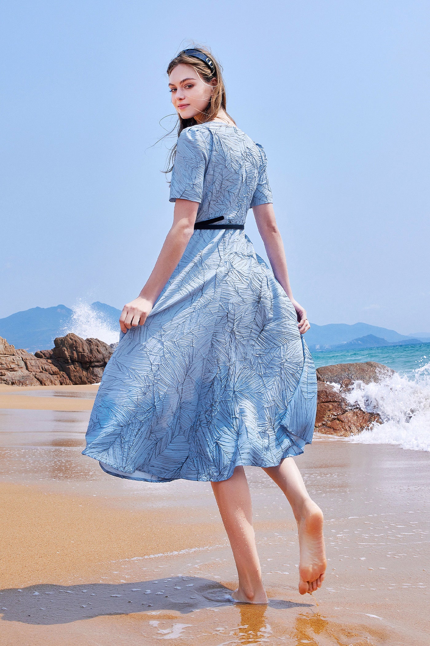 KAMILAN Elegant Textured Midi Dress