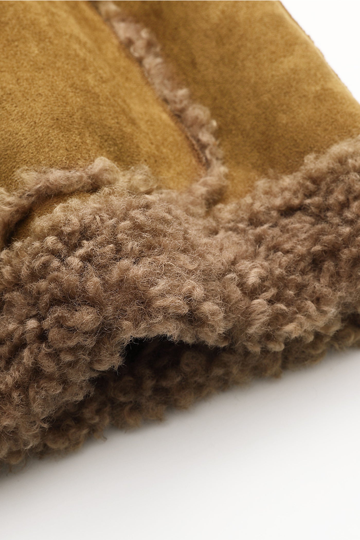 KAMILAN Shearling-Trimmed Wool Jacket with Structured Collar