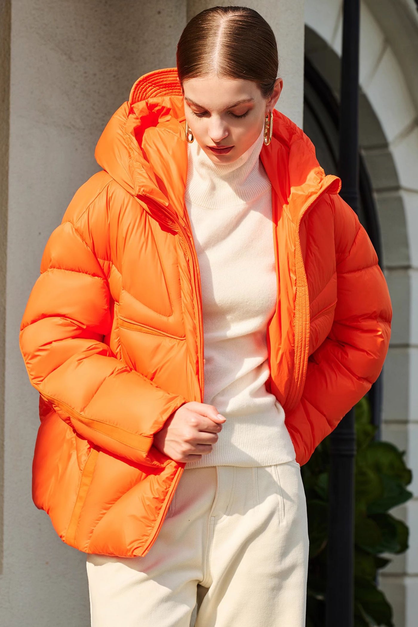 Kamilan Cropped Hooded Down Jacket in Urban Mocha