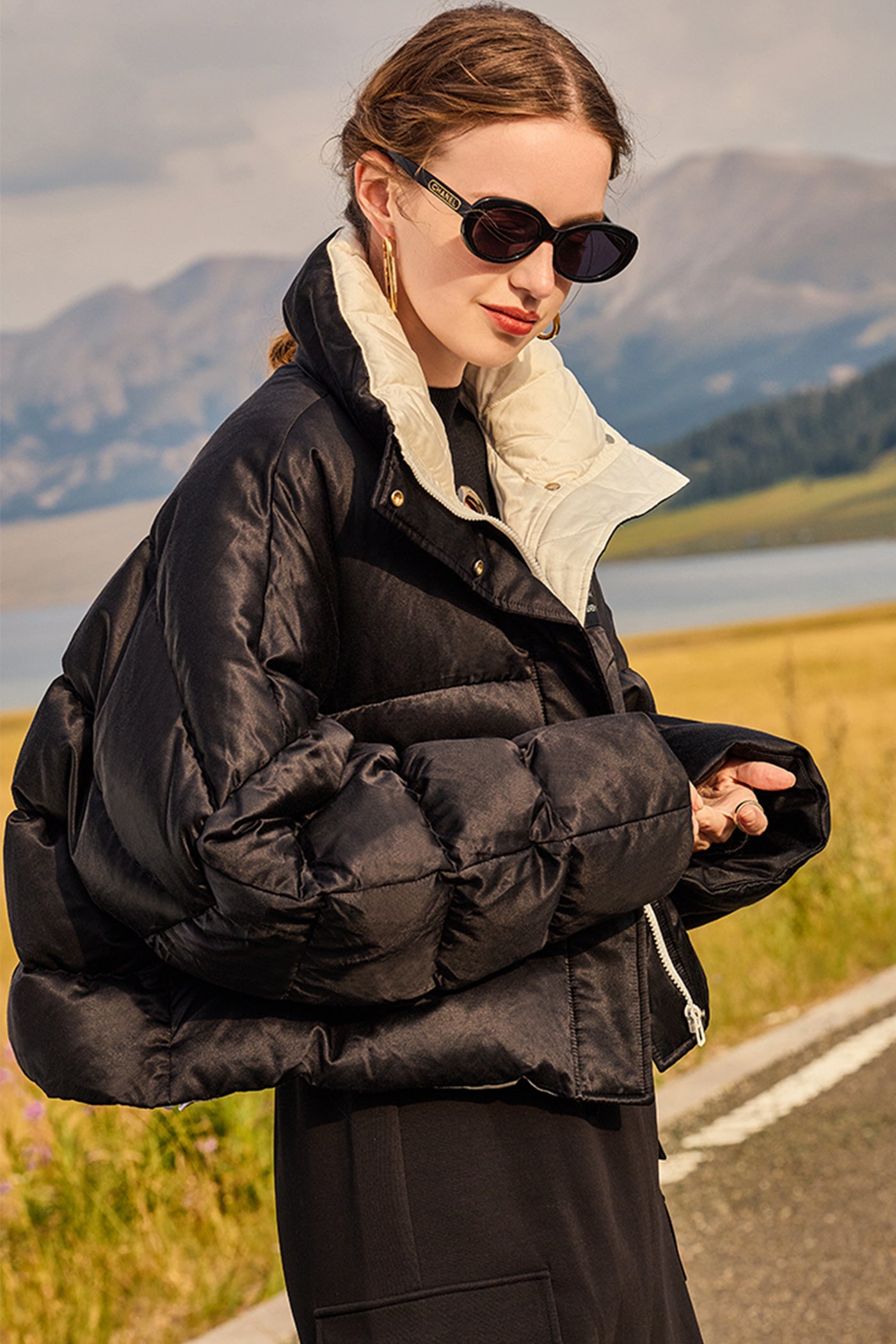 KAMILAN Women's Short Goose Down Jacket – 2025 Winter New White Goose Down Puffer Coat with High Collar