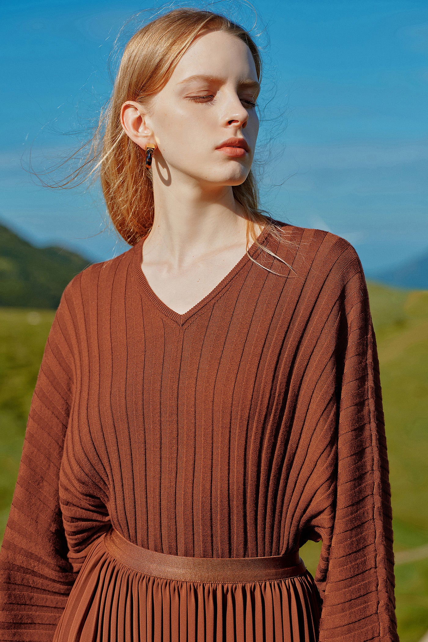 KAMILAN French style temperament short sweater women's autumn new V-neck sweater
