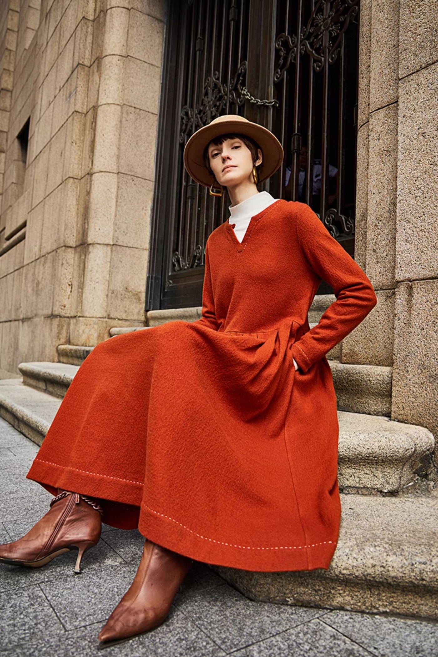 KAMILAN fashion V-neck high waist wool dress women's 2025 autumn and winter new waist long A-line skirt.