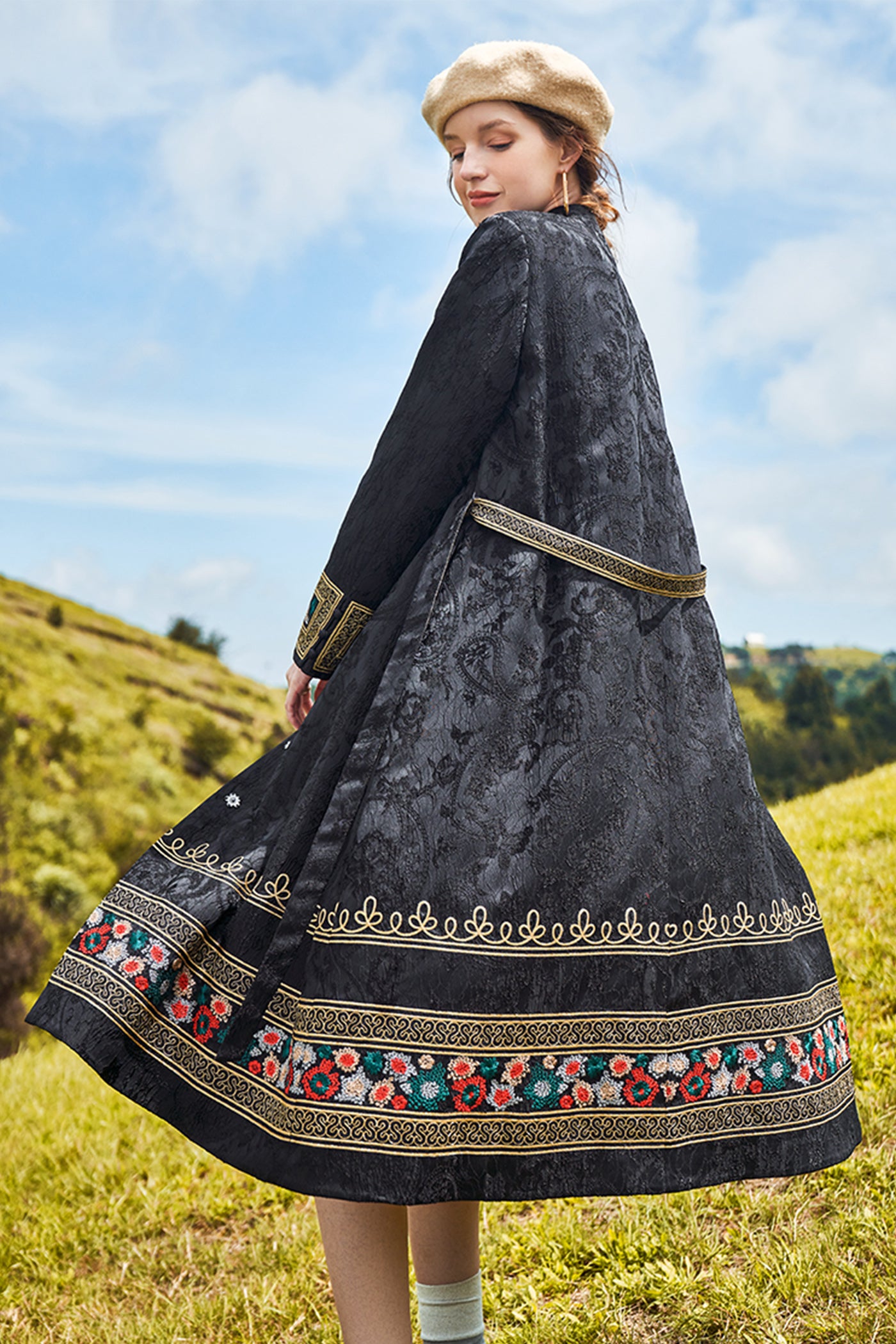 KAMILAN New Chinese Style Embroidered Trench Coat – 2025 Autumn Elegant Long Flared Hem Casual Outerwear