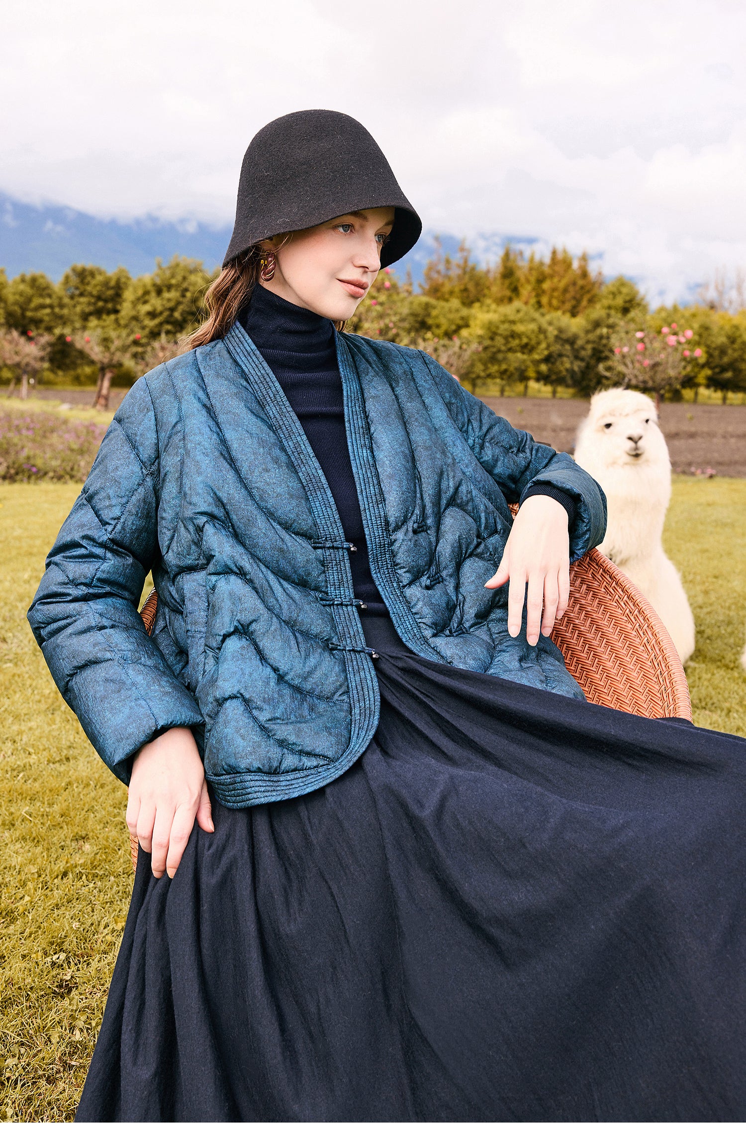 KAMILAN Women's Short Warm Down Jacket 2025 Winter New Design White Goose Down Coat