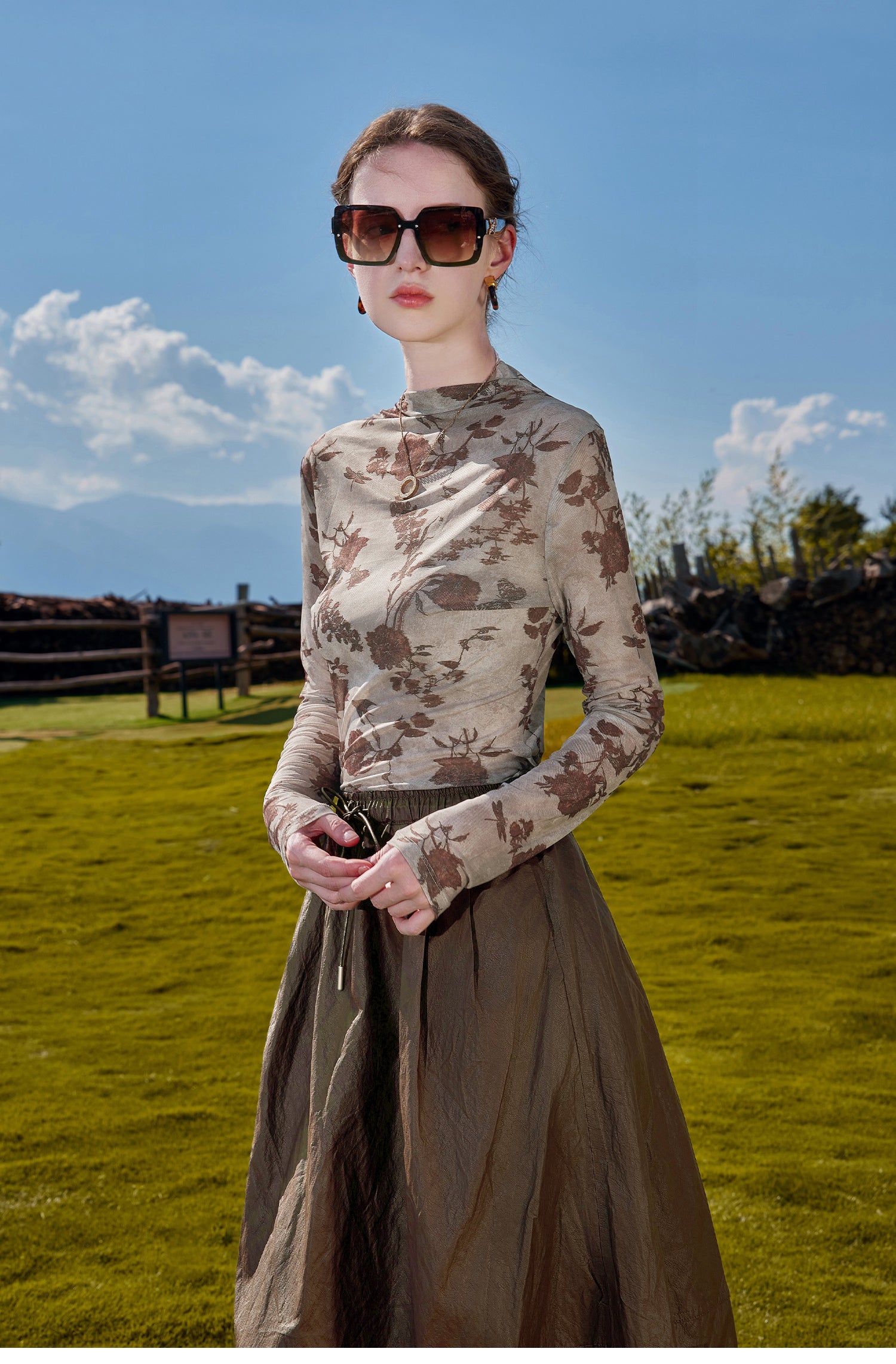 KAMILAN High-end printed long-sleeved top for women, new autumn 2025 style, stand collar, slimming, t-shirt, base layer.