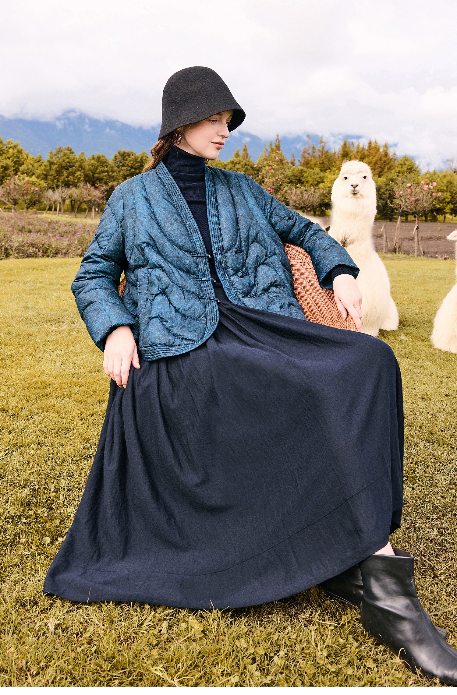 KAMILAN Women's Short Warm Down Jacket 2025 Winter New Design White Goose Down Coat