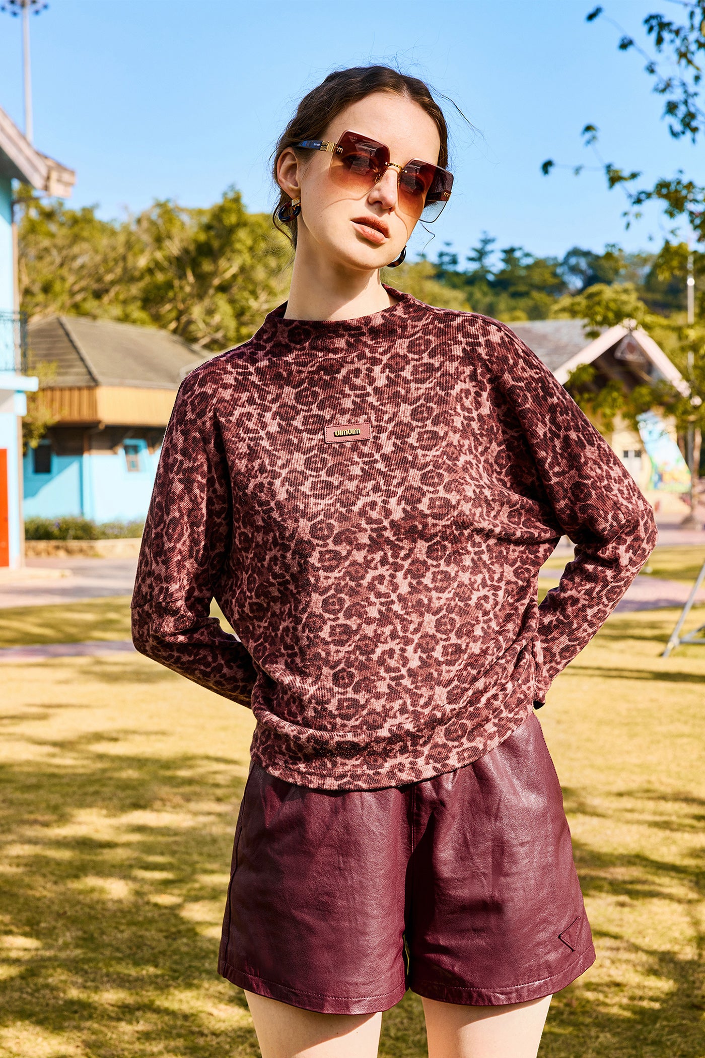 KAMILAN Women's Retro French Style Sweater – 2025 Autumn/Winter New Printed Knit Top with Stand Collar