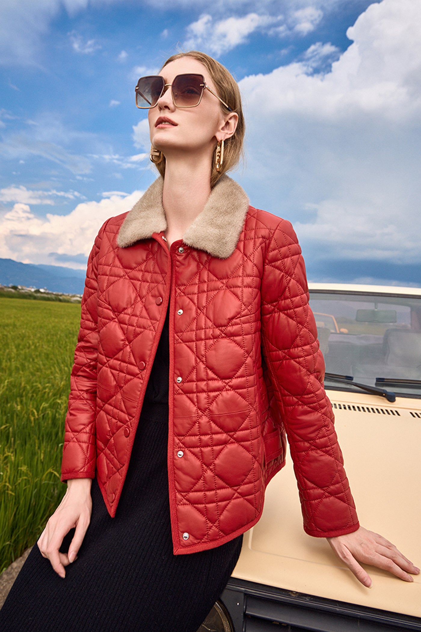 KAMILAN Women's Short Leather Down Jacket – 2025 Winter Warm Genuine Leather Coat with Mink Fur Collar