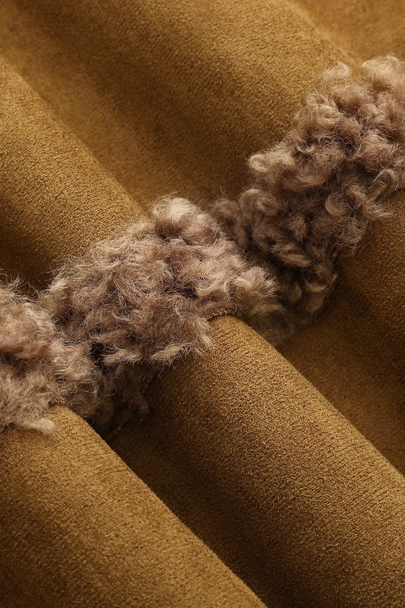 KAMILAN Shearling-Trimmed Wool Jacket with Structured Collar