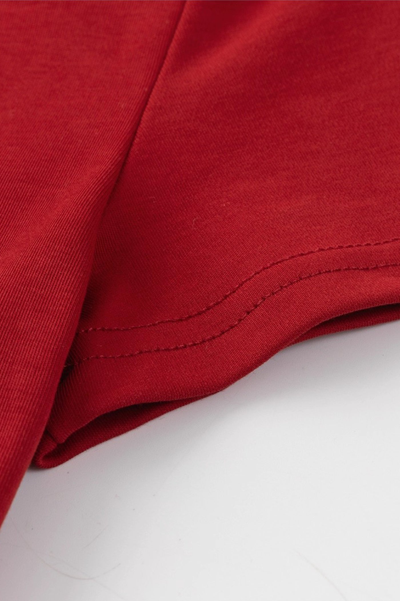 KAMILAN Printed T-Shirt with Faux Pearl Necklace Detail