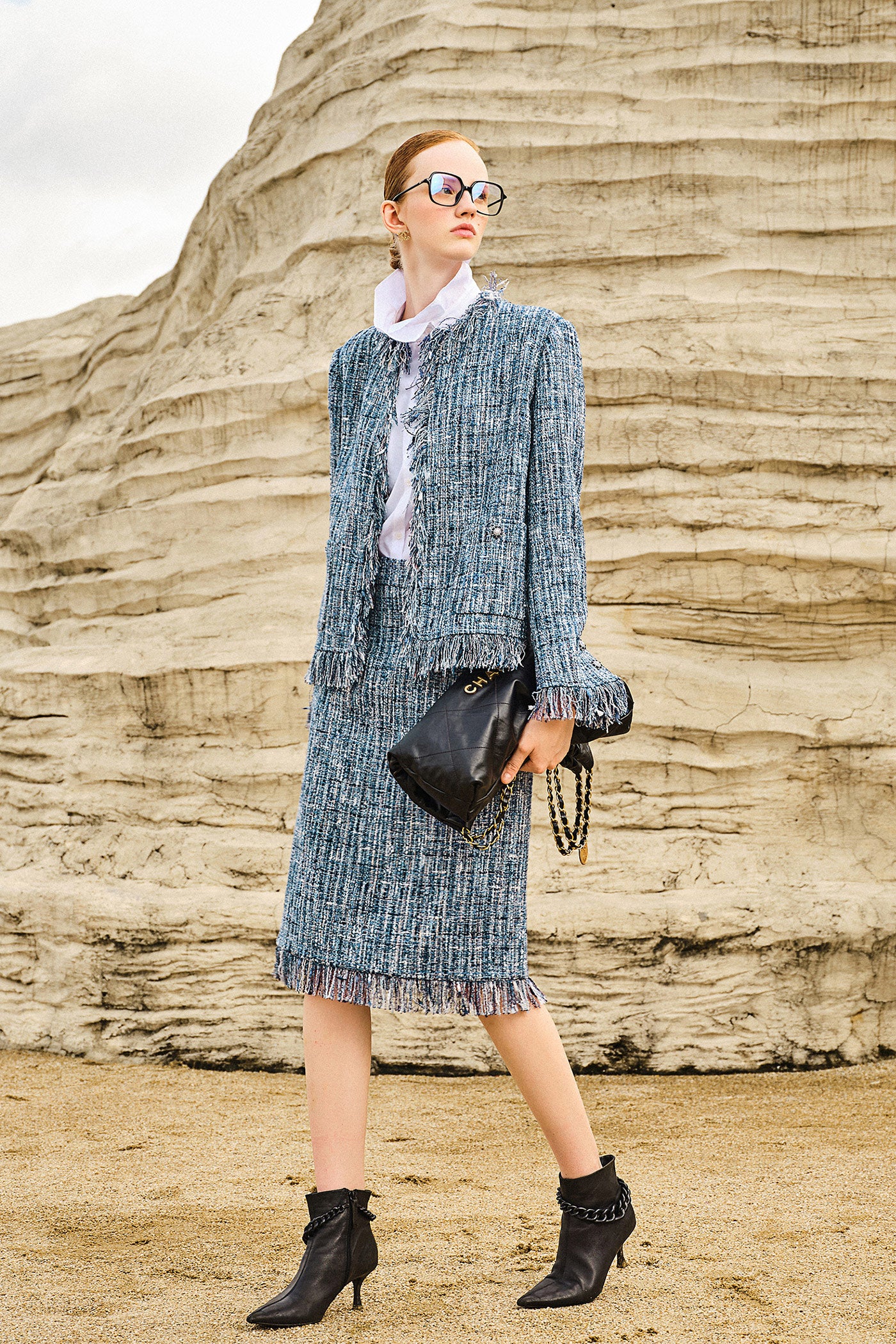KAMILAN French Chic High-Waist Midi Skirt – 2025 Autumn New Tweed-Inspired Straight Skirt with Fringe Detail